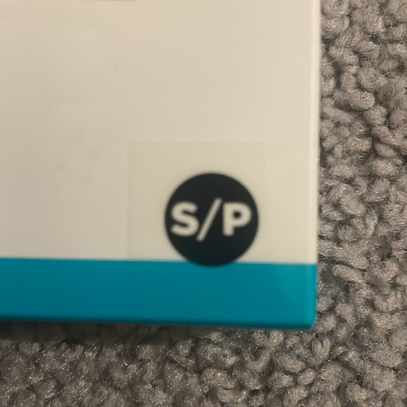 Fitbit Alta (light pink) - never used (Size small) - Picture 4 of 7